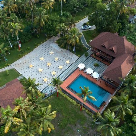 Maliekal Heritance Cherai Beach Cochin Hotel Exterior photo