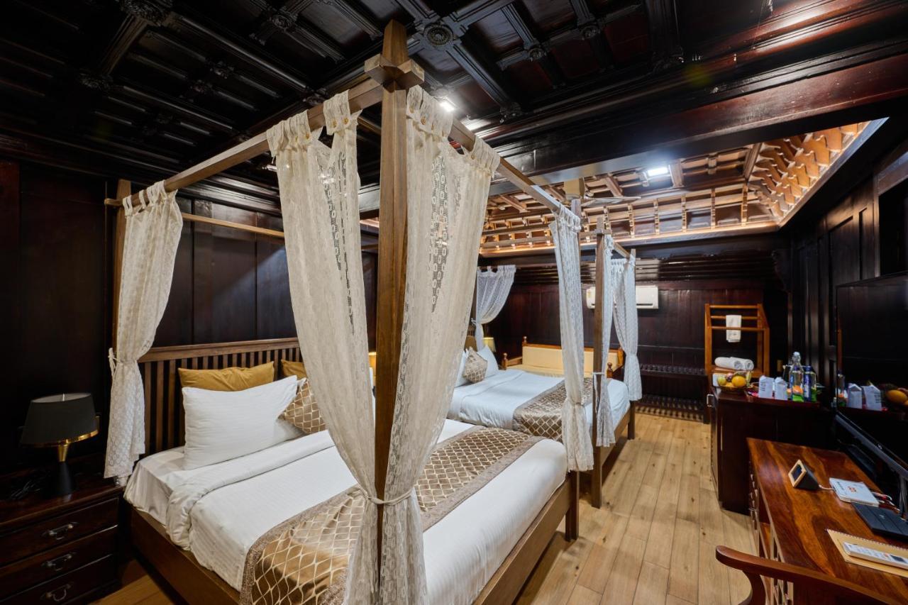 Maliekal Heritance Cherai Beach Cochin Exterior photo